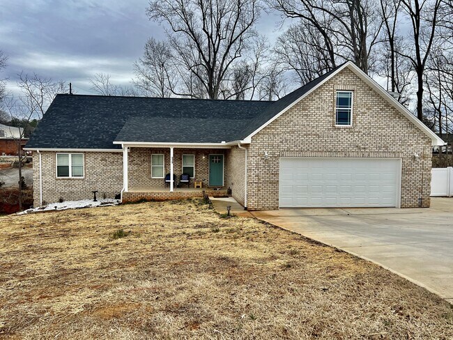 539 N Carolina Ave in Maiden, NC - Building Photo - Building Photo