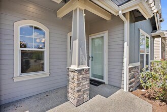10109 Terra Valley Street Southeast in Yelm, WA - Building Photo - Building Photo