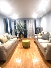 24 Lee Ct in Plainsboro, NJ - Foto de edificio - Building Photo