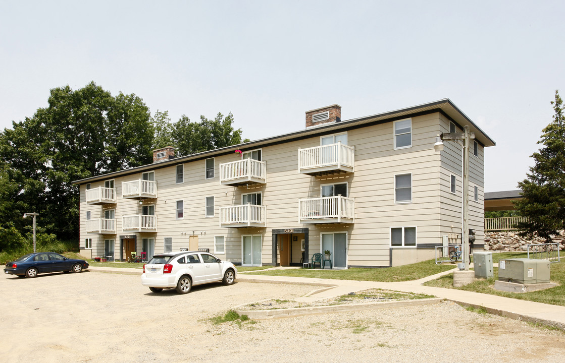 Willows on Twin Ponds in Jackson, MI - Foto de edificio