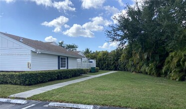 13771 SW 149th Cir Ln in Miami, FL - Building Photo - Building Photo