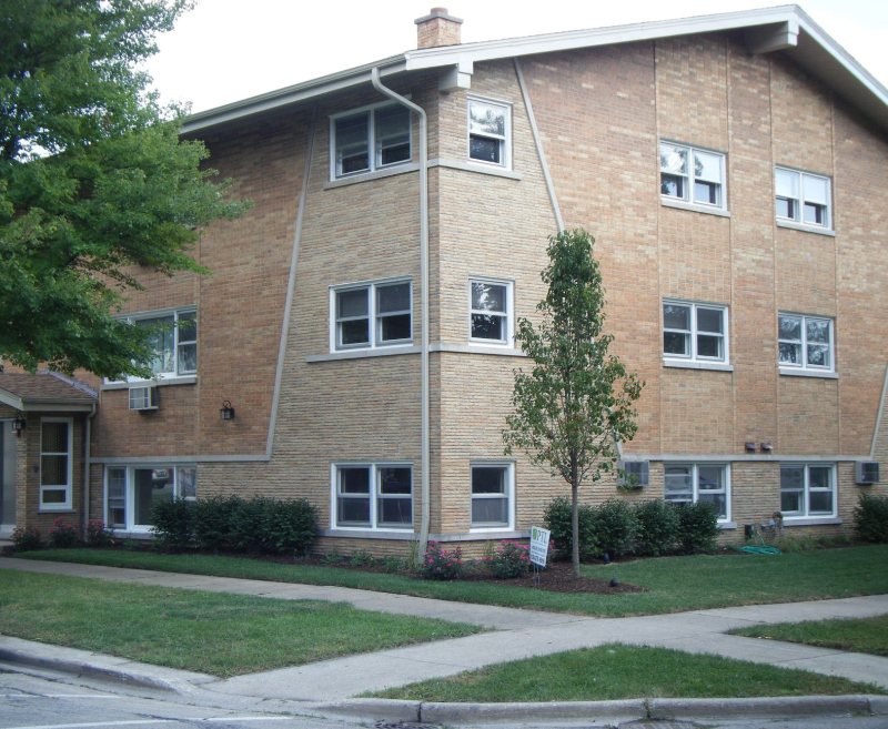 7222 Dixon St in Forest Park, IL - Foto de edificio