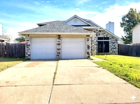 6301 Fairlane Dr in Arlington, TX - Building Photo