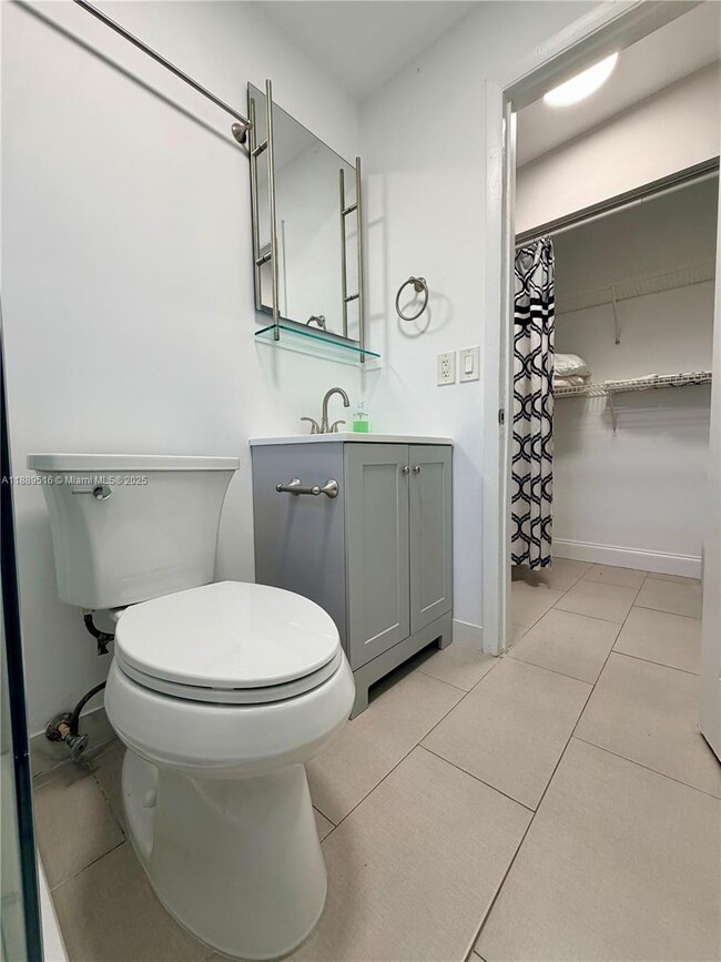 361 SW 20th Rd in Miami, FL - Building Photo - Building Photo