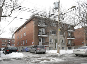 2715 Goyer in Montréal, QC - Building Photo