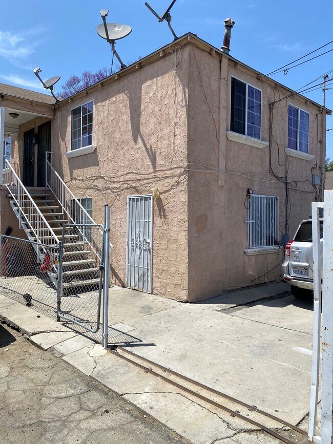 11824 2nd Ave in Lynwood, CA - Building Photo - Building Photo