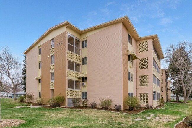650 S Clinton St in Denver, CO - Building Photo - Building Photo