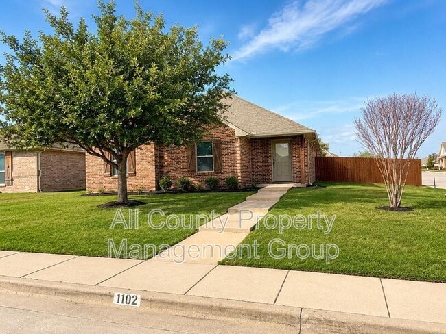 property at 1102 Avendale Dr
