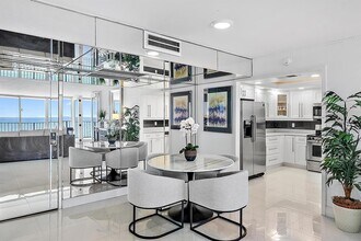 3456 S Ocean Blvd, Unit 802 in Palm Beach, FL - Foto de edificio - Building Photo