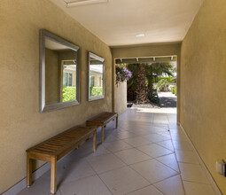 555 S Thornhill Rd in Palm Springs, CA - Building Photo - Building Photo