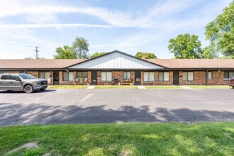 151 SOUTH LYON, LLC in South Lyon, MI - Building Photo - Building Photo