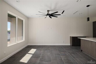 914 Bicentennial Blvd in McAllen, TX - Building Photo - Building Photo