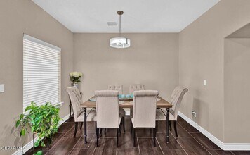 172 N Manzanita Dr in El Paso, TX - Building Photo - Building Photo