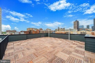 225 N 12th St in Philadelphia, PA - Building Photo