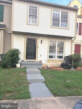 2011 Quiet Creek Ct in Woodbridge, VA - Building Photo - Building Photo