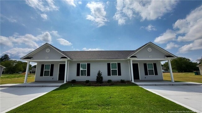 property at 1105 Woodridge Dr