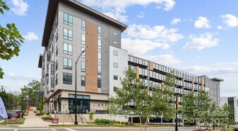 1133 Harding Pl in Charlotte, NC - Building Photo