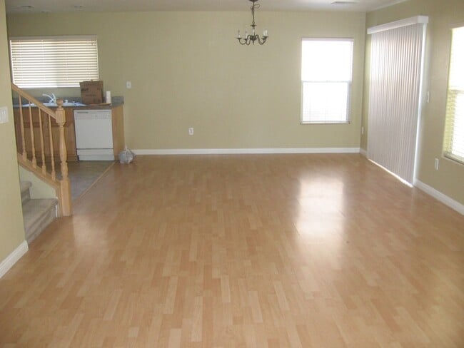 7304 Camden Pine Ave in Las Vegas, NV - Building Photo - Building Photo