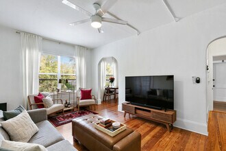 1836 Laurel St, Unit 3 in Sarasota, FL - Building Photo - Building Photo