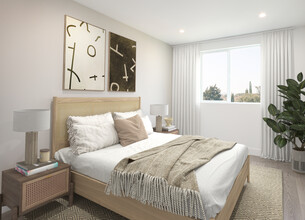 11155 W Huston St in North Hollywood, CA - Foto de edificio - Building Photo