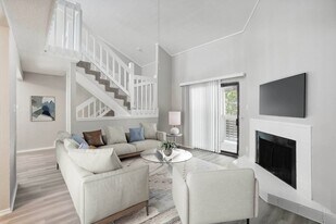 Avalon Villas in Irving, TX - Building Photo