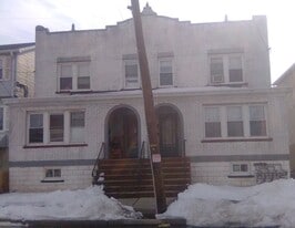 89 Maple St in Carteret, NJ - Building Photo