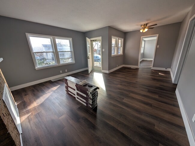 621 SW Oakley Ave in Topeka, KS - Building Photo - Building Photo