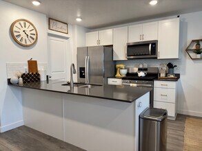 2797 N Airmen Ave in Layton, UT - Building Photo - Building Photo