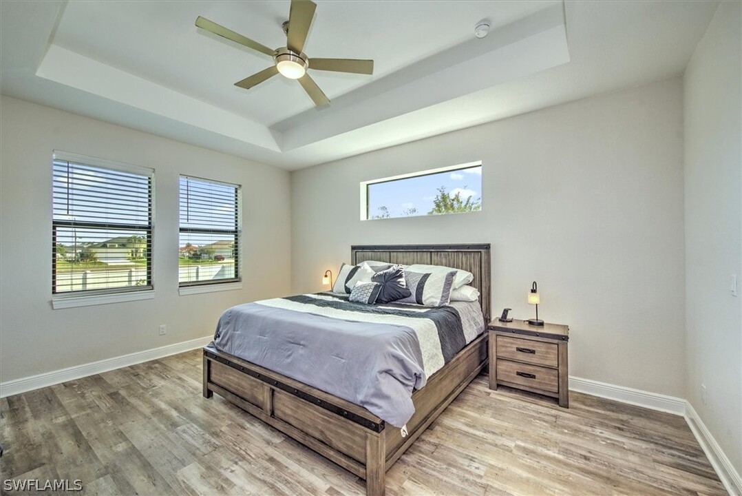 3527 SW 4th Ln in Cape Coral, FL - Foto de edificio