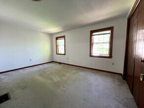 80 Smith St in Lowell, MA - Building Photo - Building Photo