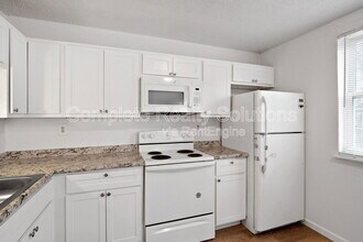 318 Mt Everest Dr in Fenton, MO - Building Photo - Building Photo