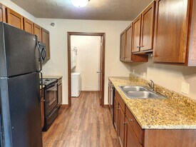 PRAIRIE POINTE APARTMENTS in Sioux Falls, SD - Building Photo