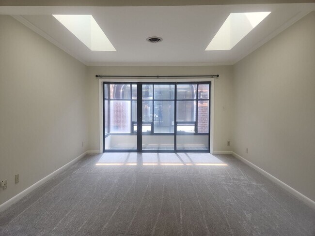 236 W Taylor Run Pkwy in Alexandria, VA - Building Photo - Building Photo
