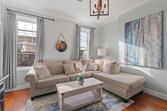 379 Palisade Ave in Jersey City, NJ - Building Photo - Building Photo
