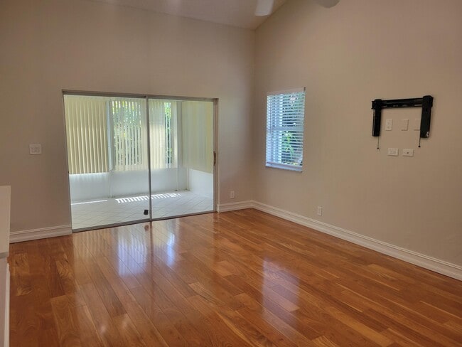 715 Birdie Ct in Delray Beach, FL - Foto de edificio - Building Photo