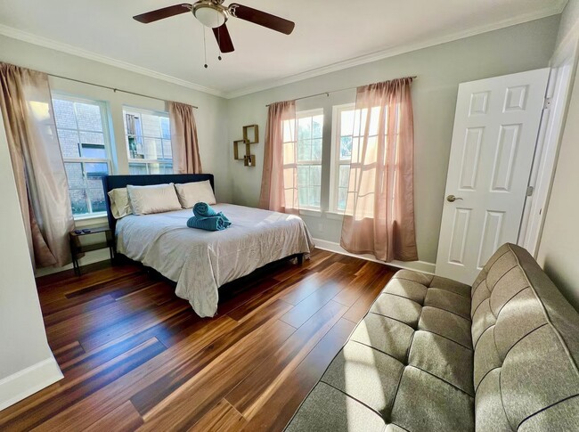 property at 1508 Ridgewood St