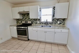 15 Frederick St in Wilkes-Barre, PA - Building Photo - Building Photo