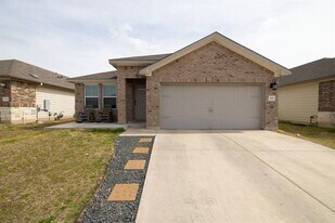 202 Low Bramble Dr in Hutto, TX - Building Photo