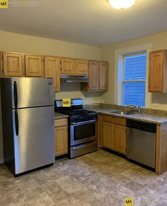 66 Middle St, Unit #3 in Boston, MA - Building Photo - Building Photo