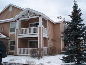 Lake Creek Village in Edwards, CO - Foto de edificio - Building Photo