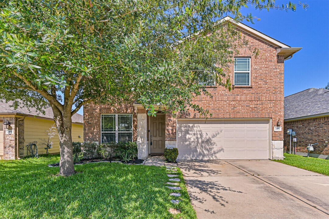 2411 Lakecrest Town Dr in Katy, TX - Building Photo