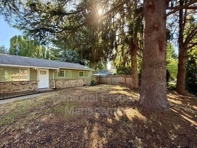 7415 NE 61st Ave in Vancouver, WA - Foto de edificio - Building Photo