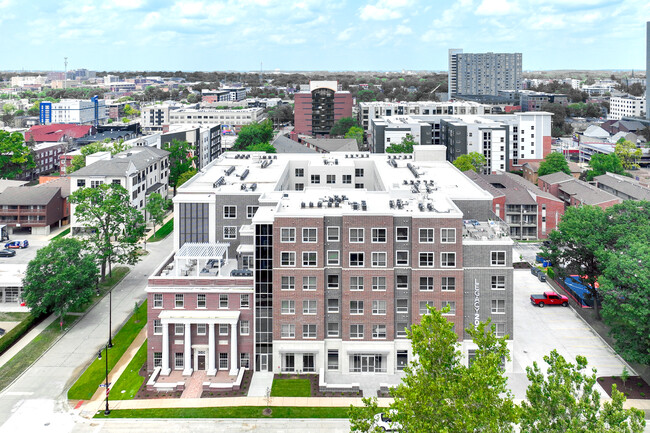 Legacy 202 - Luxury Student Housing in Champaign, IL - Building Photo - Building Photo