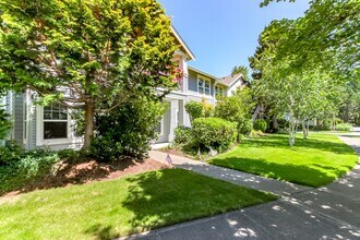 1720 Spencer Ct in Dupont, WA - Building Photo - Building Photo