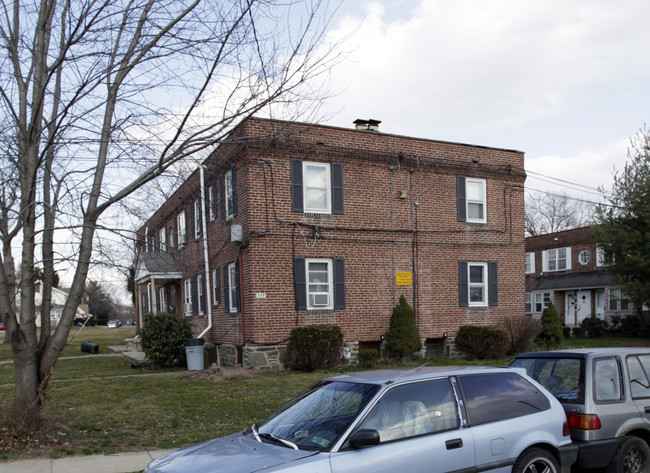 322 Morris Ave in Crum Lynne, PA - Foto de edificio - Building Photo