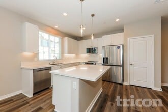 29373 Walnut Tree Way in Winchester, CA - Foto de edificio - Building Photo