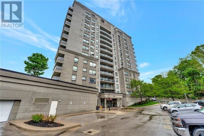 property at 170 Water St N