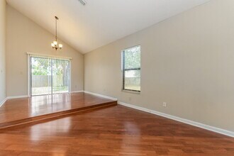 1738 Singing Palm Dr in Apopka, FL - Building Photo - Building Photo
