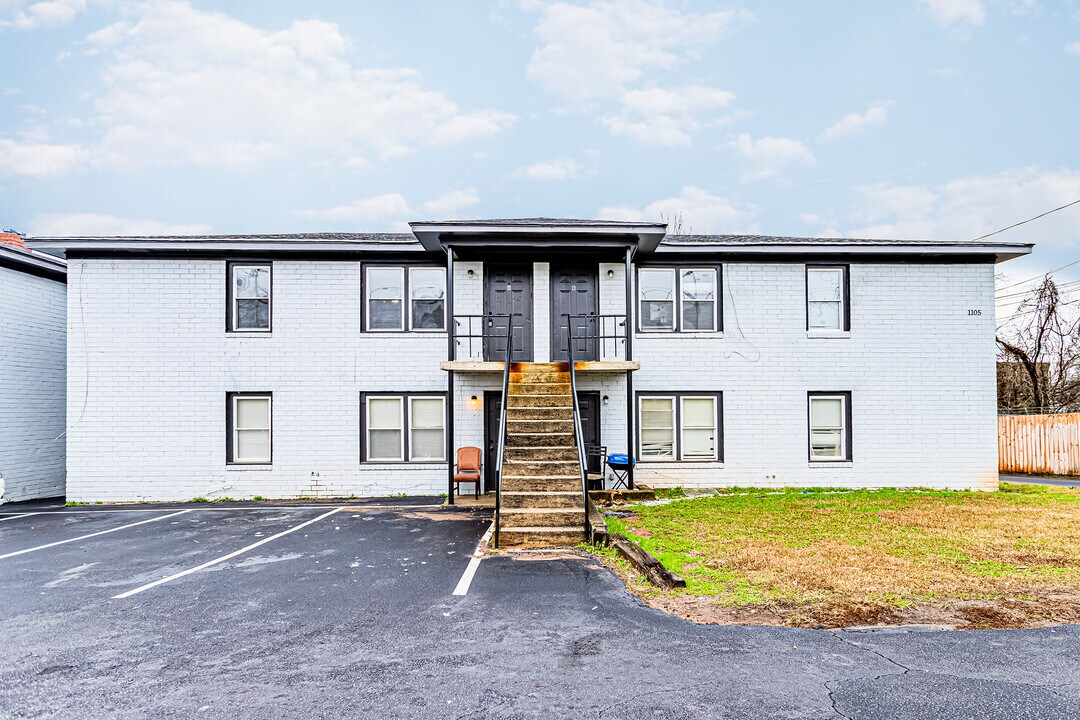 1107 Hampton Avenue Ext in Greenville, SC - Building Photo