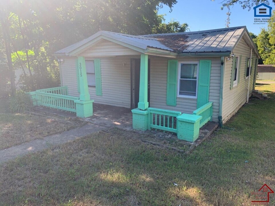 3015 Sunset Ave in Knoxville, TN - Building Photo